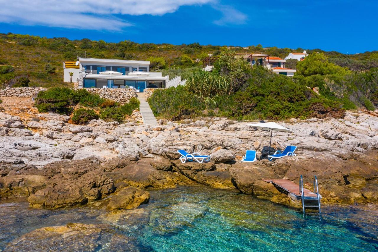 Villa Carisma Island Vis Exterior foto