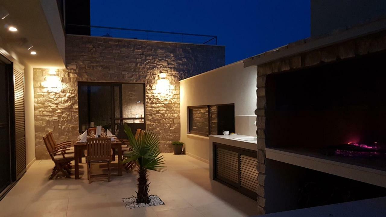 Villa Carisma Island Vis Exterior foto